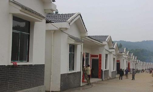 什么是自建房_100方农村自建两层房_自建烧煤烘干房图片